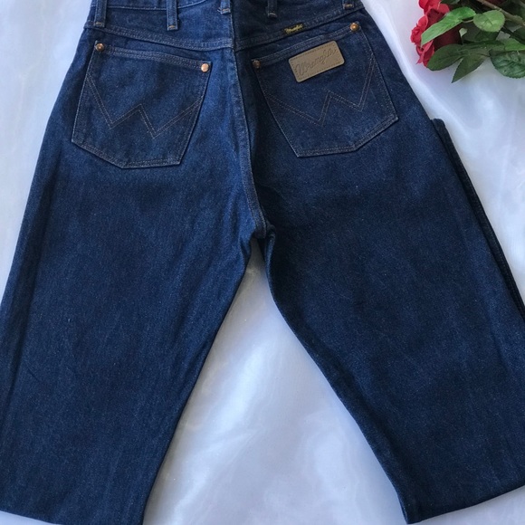 Wrangler Vintage High Waisted Mom Jeans - Picture 3 of 6